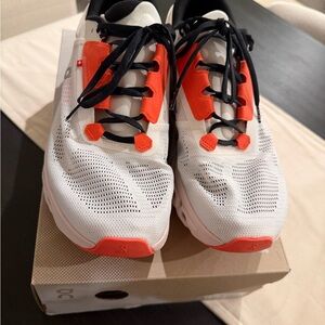 Men’s On Running CloudStratus Size 11.5